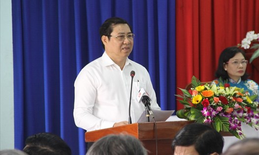 Ông Huỳnh Đức Thơ tại buổi tiếp xúc cử tri phường Chính Gián. Ảnh: N.T