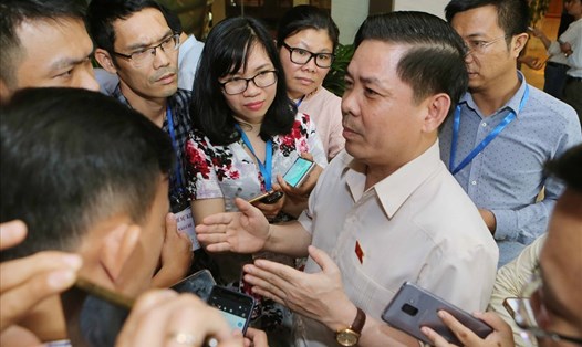 Bộ trưởng Bộ GTVT Nguyễn Văn Thể sẽ phải trả lời nhiều vấn đề của cử tri trong kỳ họp thứ năm Quốc hội khóa XIV. Ảnh: TTXVN
