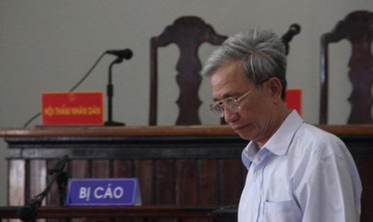 Gần giữa tháng 5.2018, bị cáo Nguyễn Khắc Thủy bị tuyên phạt án treo về tội “dâm ô trẻ em” khiến dư luận bức xúc. Ảnh: P.V