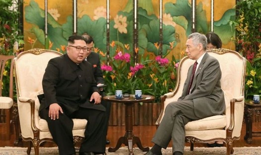 Thủ tướng Singapore Lý Hiển Long tiếp ông Kim Jong-un. Ảnh: ST. 