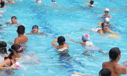 Bể bơi cũng là môi trường dễ lây lan cúm A/H1N1
