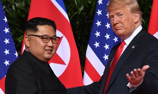 Hai nhà lãnh đạo Mỹ-Triều tại cuộc họp thượng đỉnh. Ảnh: Vox.