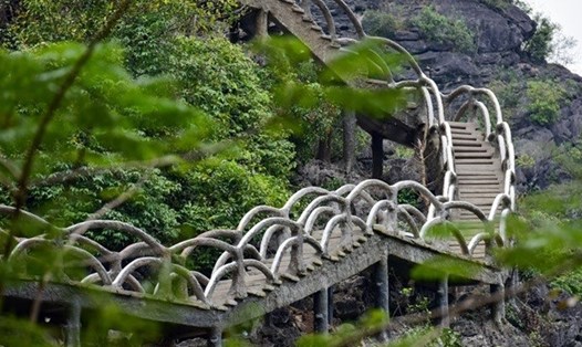 Công trình cầu xuyên vùng lõi xâm phạm nghiêm trọng di sản Tràng An, Ninh Bình. 