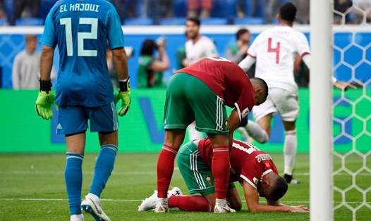 Cầu thủ Morocco sau pha đá phản lưới nhà