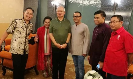 Ông Najib Razak cùng vợ con xuất hiện ở Langkawi. Ảnh: The Star