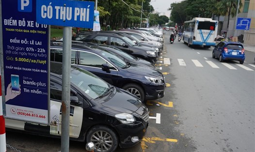 Dự kiến ngày 1.8, TPHCM mới bắt đầu thu phí đậu xe dưới lòng, lề đường.  Ảnh: M.Q