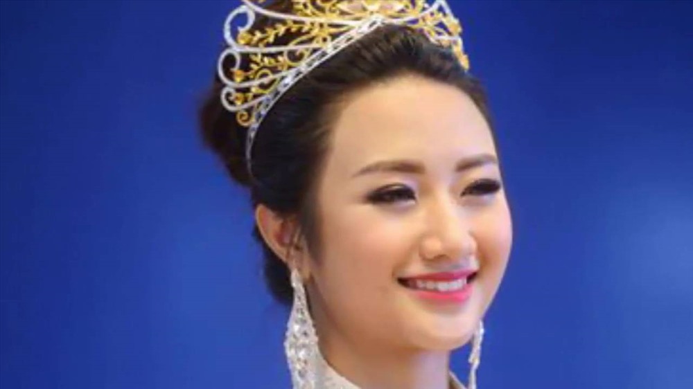 Hình ảnh thời điểm đăng quang của Hoa hậu Thu Ngân. 