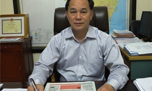 Vừa rời khỏi chiếc ghế giám đốc thân thuộc hôm trước, hôm sau ông Tuấn liền bị tố cáo. 