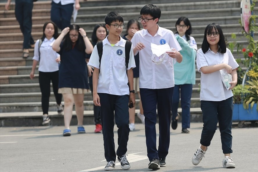 Thí sinh thi vào lớp 10 môn chuyên tại Trường Hà Nội - Amsterdam. Ảnh: HẢI NGUYỄN