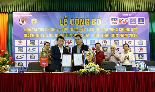 Lễ ra mắt Giải bóng đá vô địch U17 Quốc gia – Cúp Thái Sơn Nam 2018.Ảnh: VFF