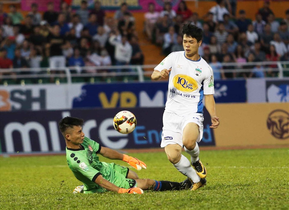 Công Phượng tiếp tục lập công trong chiến thắng 3-2 của HAGL trước CLB Sài Gòn. Ảnh: G.L