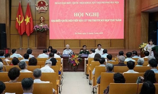 Tổng Bí thư Nguyễn Phú Trọng tiếp xúc cử tri quận Ba Đình. Ảnh: Hoàng Mạnh Thắng/TP