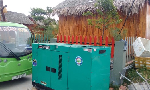 Nhiều khách sạn ở Cô Tô đã được trang bị máy phát điện lớn từ lâu để phòng mất điện lưới. Ảnh: Nguyễn Hùng