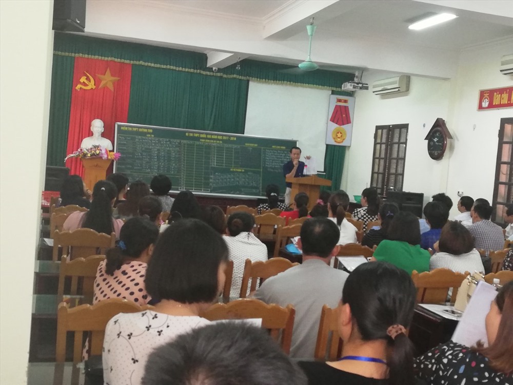 Hội đồng thi THPT Quỳnh Thọ (Quỳnh Phụ, Thái Bình) họp sáng 24.6. Ảnh: HN