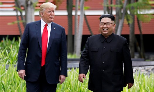 Tổng thống Donald Trump và nhà lãnh đạo Kim Jong-un tại hội nghị thượng đỉnh ngày 12.6 ở Singapore. Ảnh: Reuters