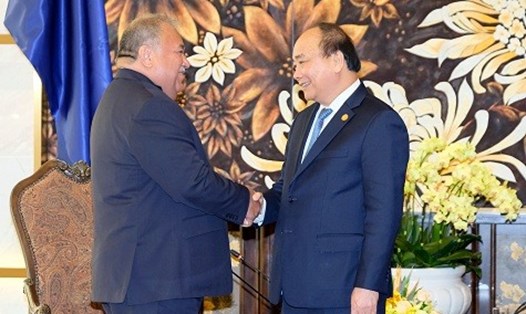 Thủ tướng Nguyễn Xuân Phúc tiếp Tổng thống Cộng hòa Nauru, ông Baron Waqa. Ảnh: VGP.