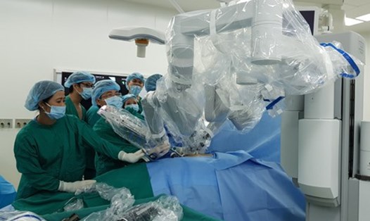 Phẫu thuật nội soi cắt thận để ghép từ người cho sống bằng robot, ảnh BV Chợ Rẫy