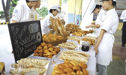 Quầy sản phẩm của học viên "Lò bánh mì Pháp" được giới thiệu tại TDC.