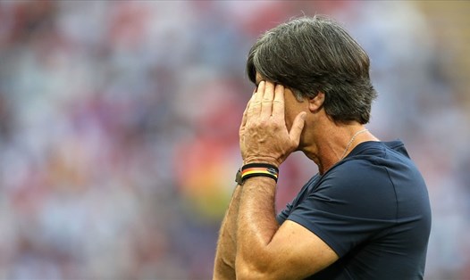 HLV Joachim Loew thất vọng sau khi tuyển Đức bị loại. Ảnh: FIFA