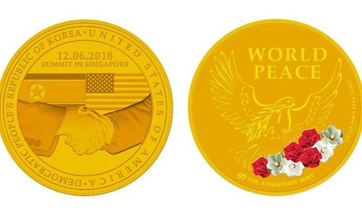 Đồng tiền xu kỷ niệm thượng đỉnh Mỹ - Triều Tiên bằng vàng của Singapore Mint sản xuất trị giá 23 triệu đồng. Ảnh: Singapore Mint. 