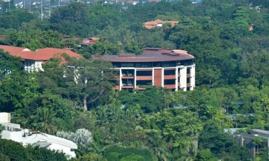 Một phần mặt tiền của khách sạn Capella Hotel trên đảo Sentosa ở Singapore. Ảnh: ST.