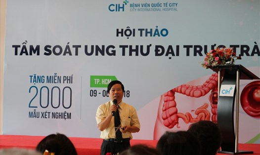 Ths. Bs. Nguyễn Phước Lâm cung cấp những thông tin về bệnh ung thư đại trực tràng trong hội thảo.