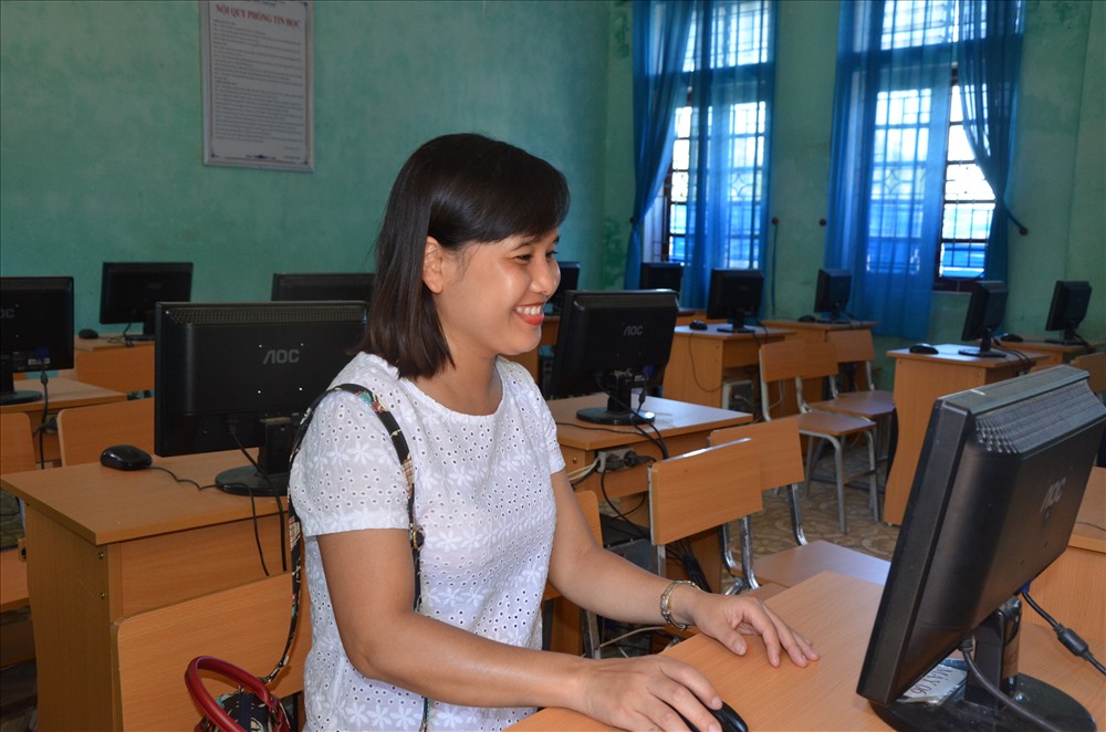 Phụ huynh có thể đăng ký tuyển sinh đầu cấp cho con qua tuyển sinh trực tuyến. Ảnh minh hoạ: Huyên Nguyễn