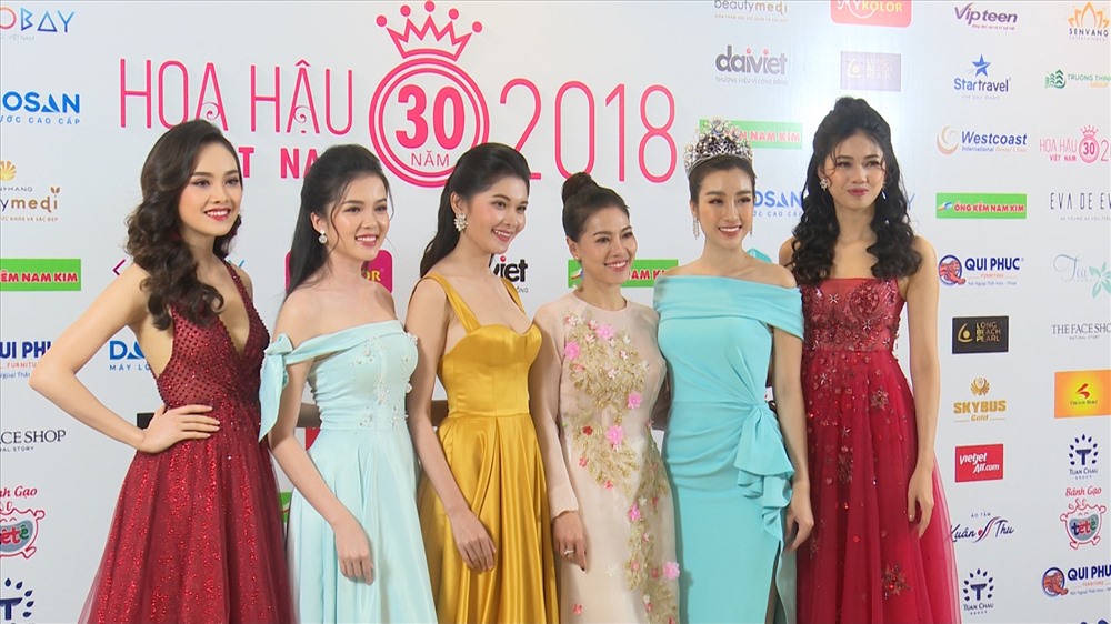 Dàn người đẹp tại họp báo Hoa hậu Việt Nam 2018. Ảnh: Anh Phú