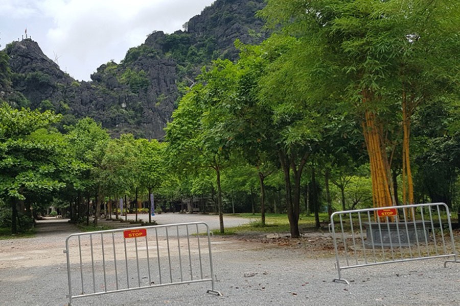Việc tháo dỡ đã được hoàn thành, mọi hoạt động du lịch tại khu vực núi Cái Hạ của Cty CP Du lịch Tràng An cũng đã dừng. Ảnh: NT