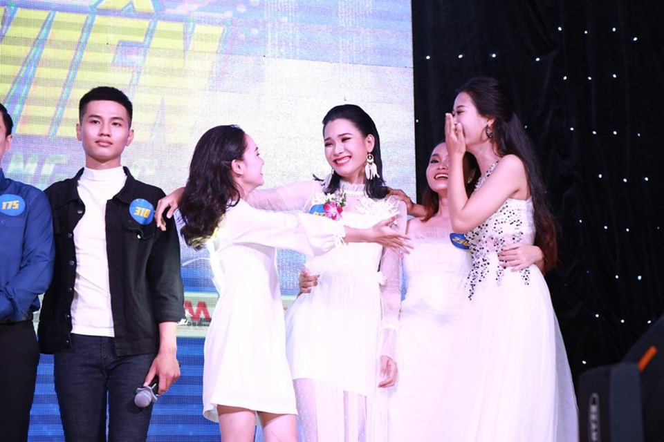Niềm vui của các thí sinh Niềm vui của các thí sinh