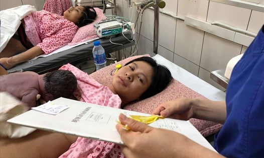 Quy trình sinh nở tại Bệnh viện Phụ sản Hà Nội được quản lý chặt chẽ tránh nhầm lẫn trẻ sơ sinh