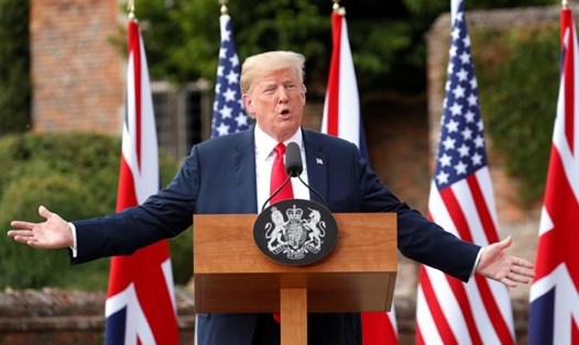 Tổng thống Donald Trump trong chuyến thăm Anh. Ảnh: Reuters