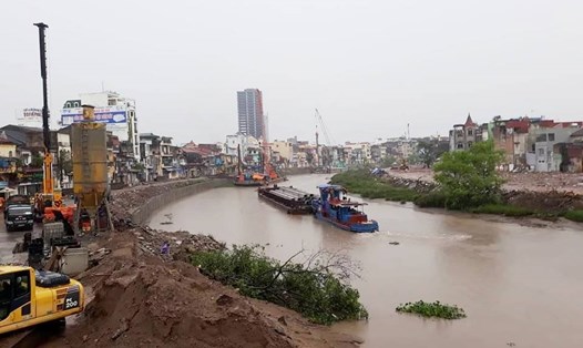Dự án đầu tư chỉnh trang sông Tam Bạc đang triển khai nhưng vướng những lùm xùm tại gói thầu số 13. Ảnh: TN