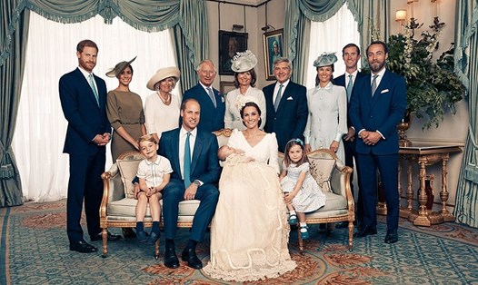 Ảnh đại gia đình Hoàng gia Anh. Ảnh: Daily Mail 