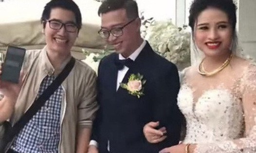 Đám cưới quẹt thẻ đầu tiên tại Hà Nội. Ảnh: cắt từ clip