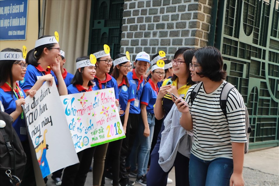 Nhiều sinh viên chọn tham gia các hoạt động xã hội để tích lũy kỹ năng và kinh nghiệm sống. Ảnh: MP Nhiều sinh viên chọn tham gia các hoạt động xã hội để tích lũy kỹ năng và kinh nghiệm sống. Ảnh: MP