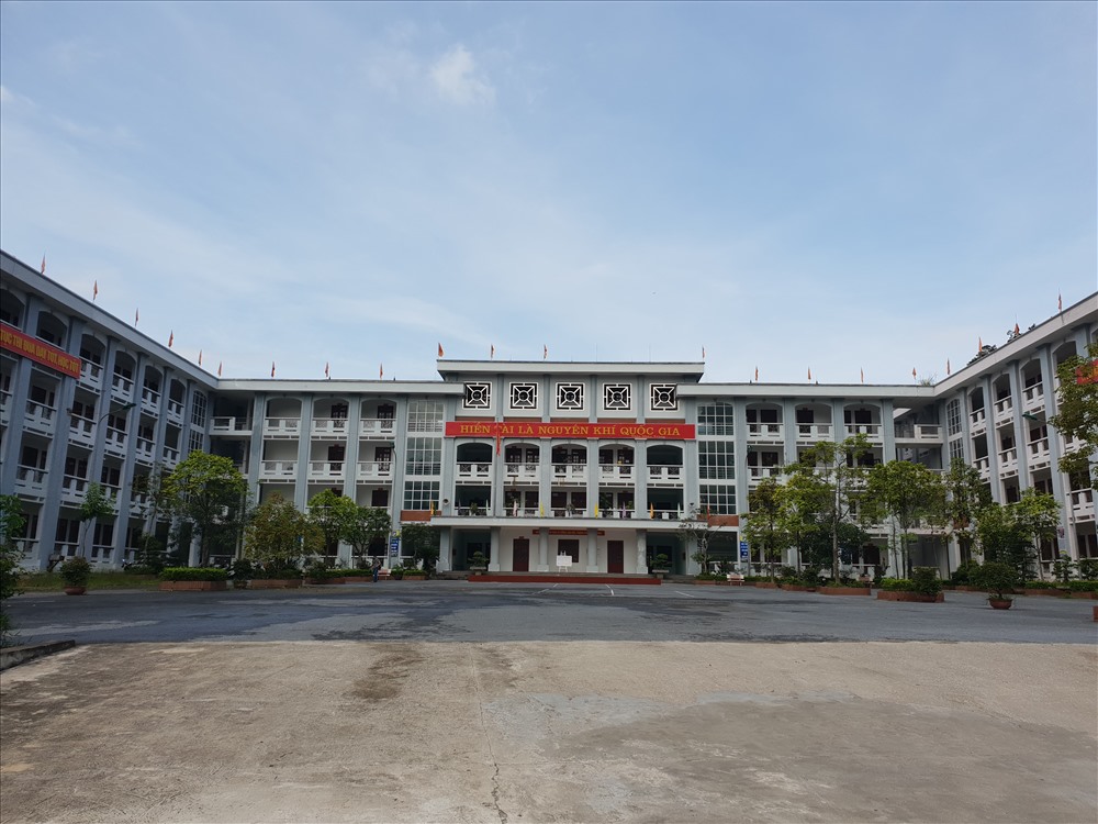 Những ngày qua, Trường THPT chuyên Hà Giang - nơi nhiều thí sinh sửa điểm theo học là tâm điểm của xã hội. Ảnh: HN