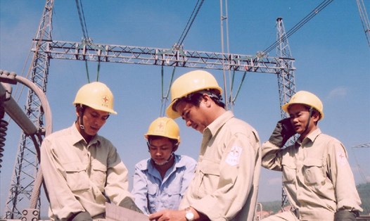 Sau công trình 500kV mạch 1, đội ngũ cán bộ kỹ sư ngành điện của Việt Nam có thể tự đảm nhiệm xây dựng nhiều công trình điện quy mô lớn mà không cần sự hỗ trợ của các chuyên gia nước ngoài. Ảnh: PV