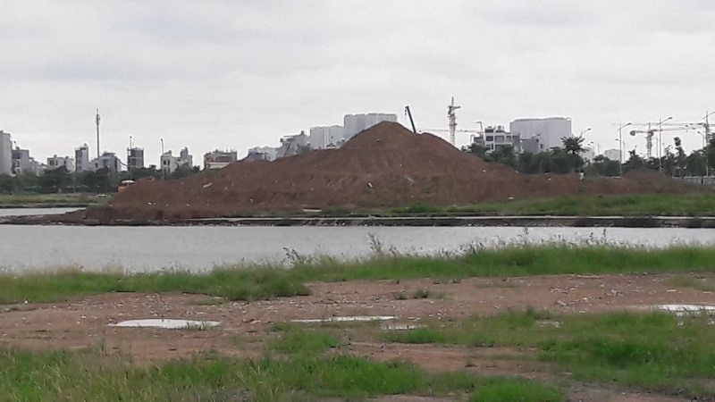 Dù có kế hoạch sẽ hoàn thiện vào năm 2017 tuy nhiên hiện tại dự án Công viên Âm nhạc, Công viên Hồ điều hòa vẫn còn có quá nhiều hạng mục dang dở. Ảnh: B.Đ