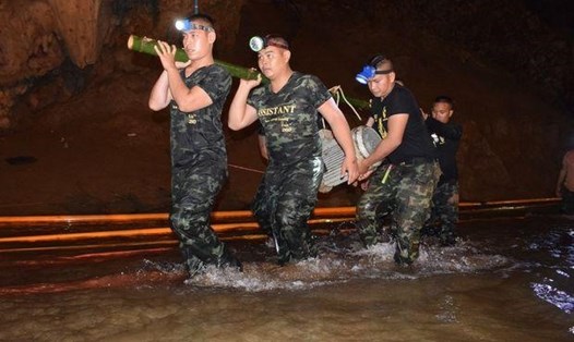 Lực lượng cứu hộ tìm thấy 13 người mất tích trong hang Tham Luang. Ảnh: Bangkok Post. 