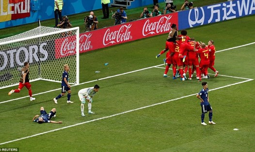 Khoảnh khắc chiến thắng ở phút bù giờ của tuyển Bỉ. Ảnh: Dailymail