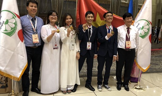 Đoàn Việt Nam tham dự Olympic Sinh học quốc tế năm 2018 lần thứ 29. Ảnh: BTC