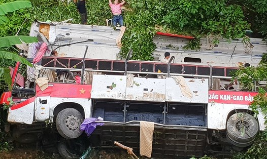 Hiện trường vụ tai nạn xe khách ở Cao Bằng. Ảnh: Nguyễn Võ