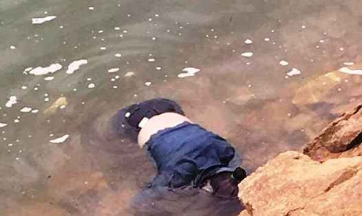 Thi thể người phụ nữ được người dân phát hiện tại Hồ Kẻ Ghỗ