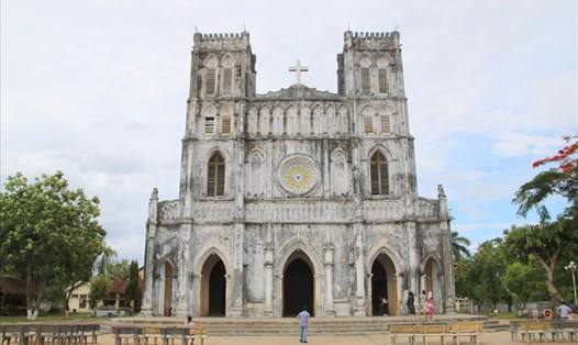 Nhà thờ Mằng Lăng là một trong những nhà thờ cổ nhất Việt Nam. Ảnh: Đ.Phùng