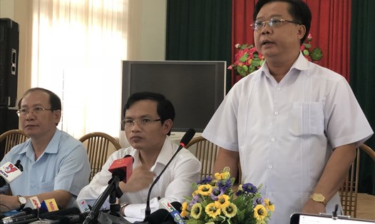 Ông Phạm Văn Thủy - Phó Chủ tịch UBND tỉnh Sơn La - phát biểu tại cuộc họp báo trưa 23.7. Ảnh: HN