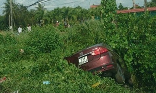 Chiếc ôtô sau khi gây tai nạn.