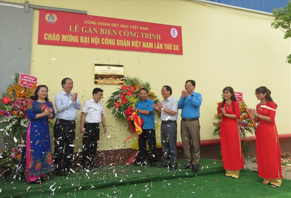 Quản lý, sử dụng tốt để Nhà máy sợi Hòa Xá xứng đáng là Công trình chào mừng Đại hội XII Công đoàn VN