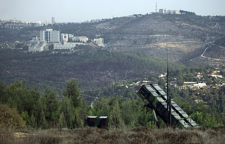 Chiến đấu cơ Syria bị Israel bắn hạ, chưa rõ tung tích của phi công. Ảnh: Tass. 