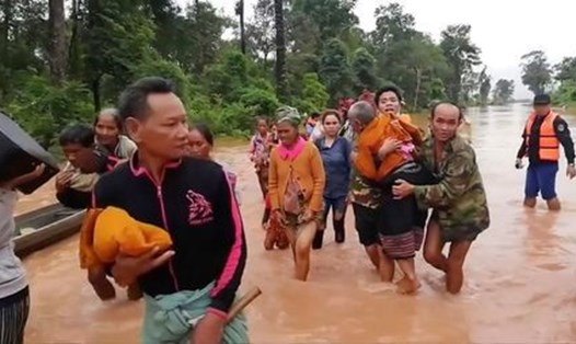 Tìm thấy 17 thi thể vụ vỡ đập ở Lào. Ảnh: Reuters.